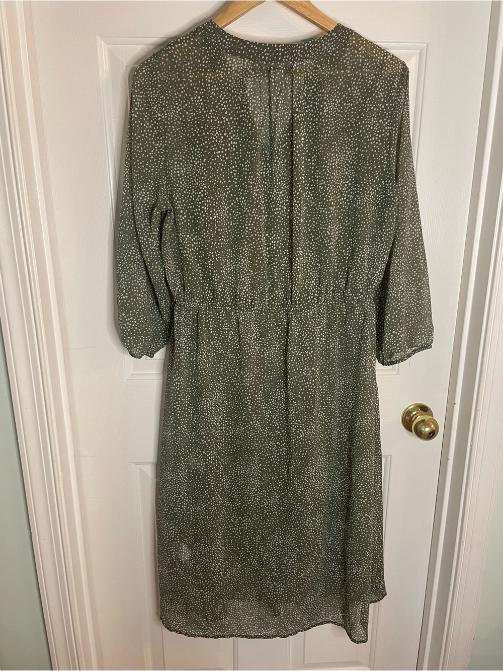 41 Hawthorn Olive Green chiffon Midi Dress with White Dot Print Size Large new - Picture 5 of 9